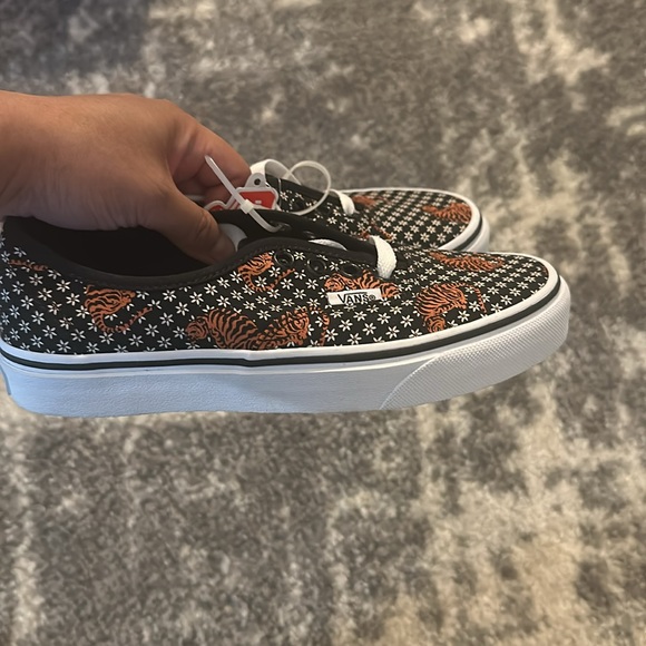 Vans Classic Tiger Floral Womens Size 5 - Picture 3 of 4